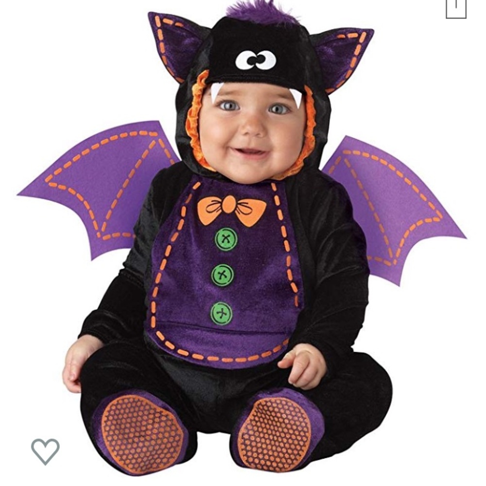 Cute baby bat costume! 🦇
